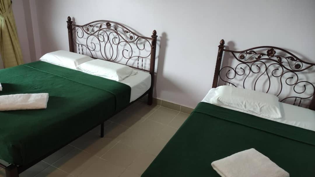 Kanza Beach Inn Marang Kültér fotó