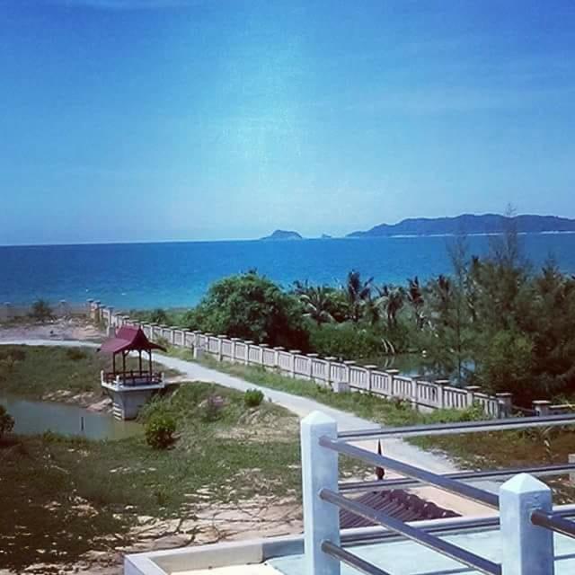 Kanza Beach Inn Marang Kültér fotó