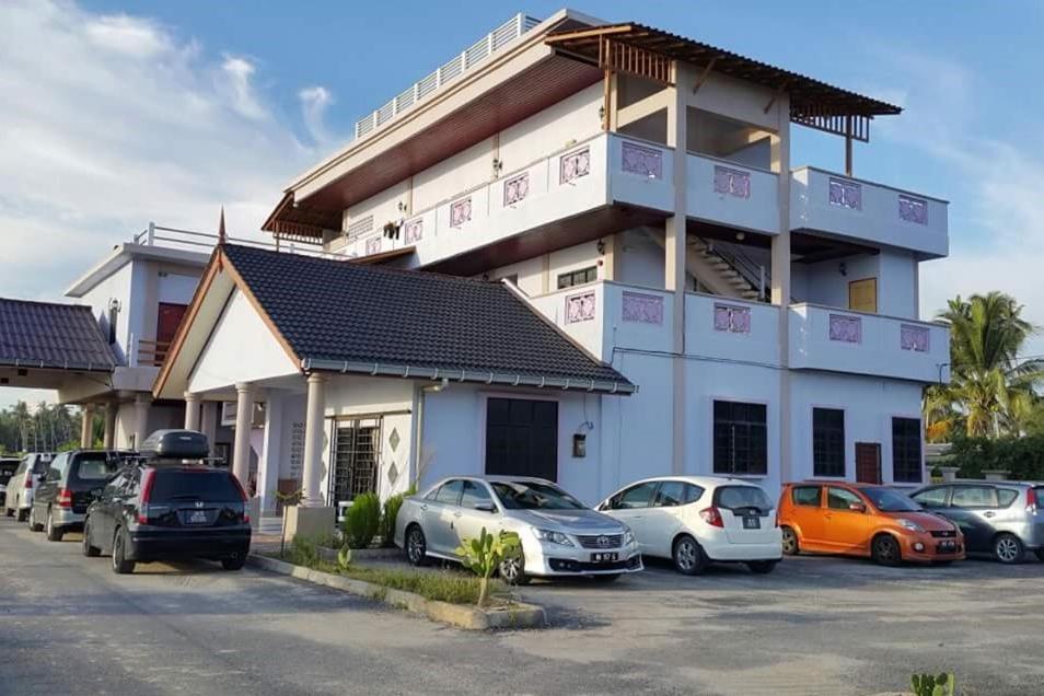 Kanza Beach Inn Marang Kültér fotó