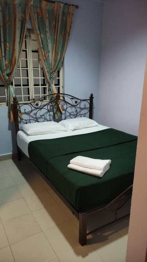Kanza Beach Inn Marang Kültér fotó