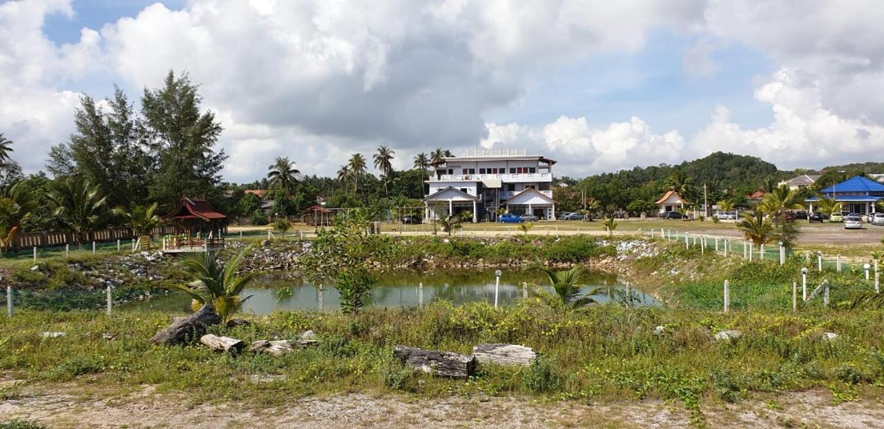 Kanza Beach Inn Marang Kültér fotó