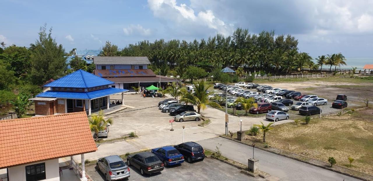 Kanza Beach Inn Marang Kültér fotó