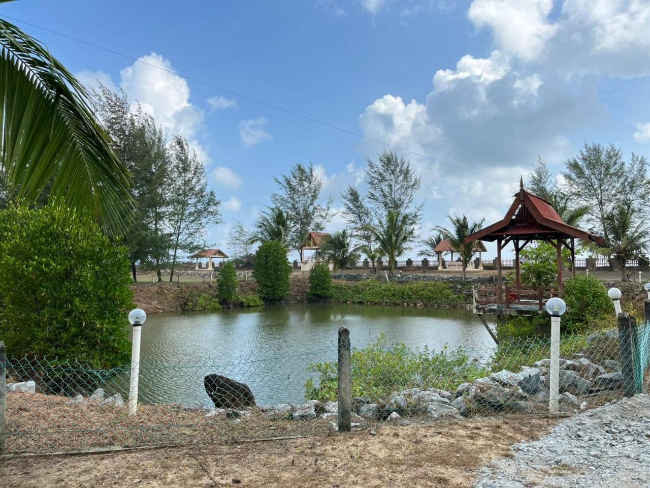 Kanza Beach Inn Marang Kültér fotó