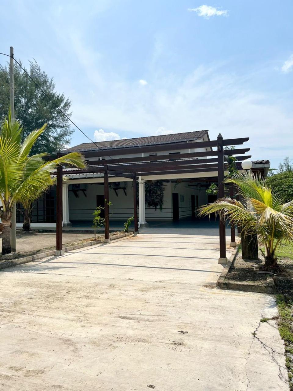 Kanza Beach Inn Marang Kültér fotó