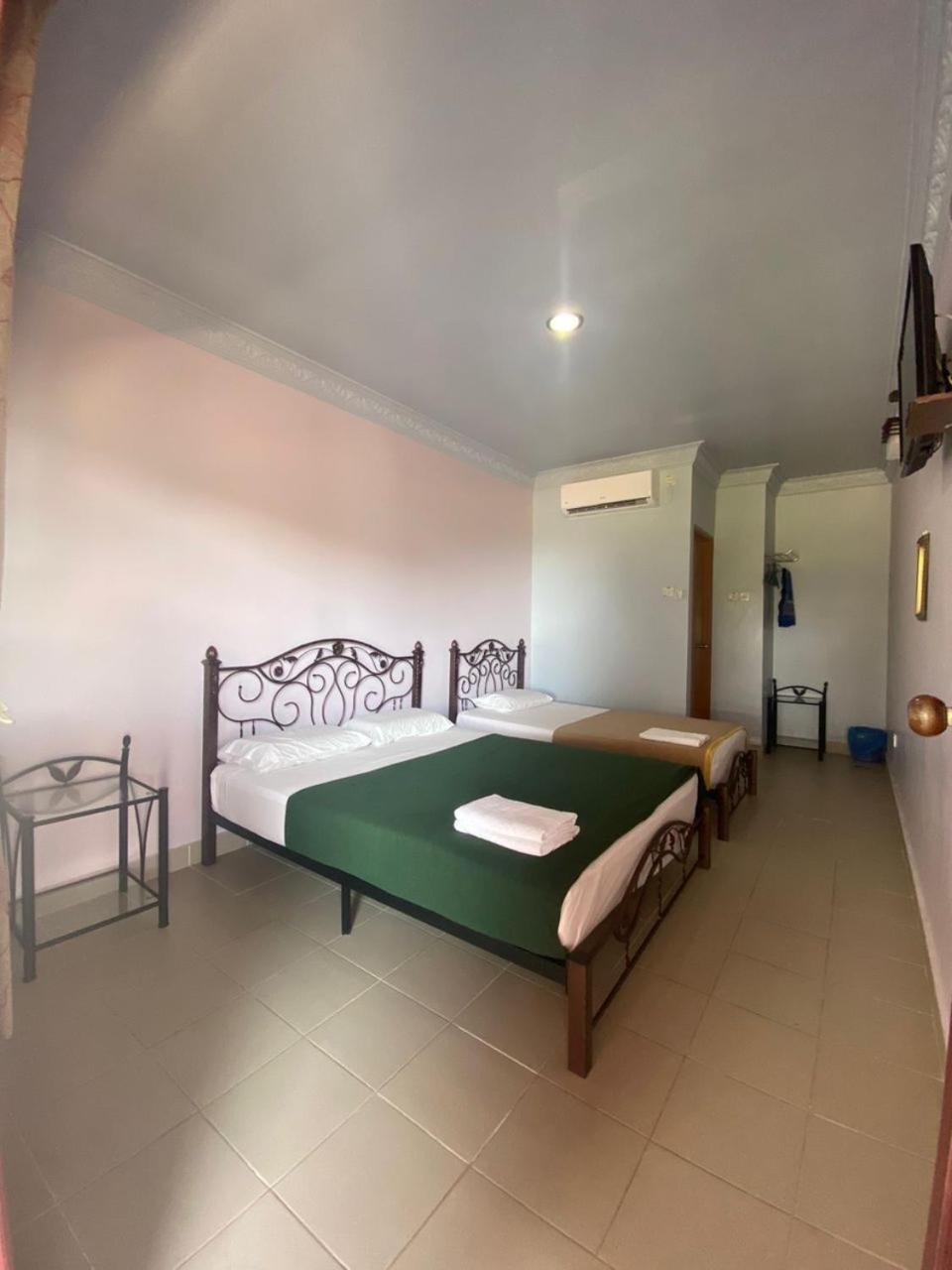Kanza Beach Inn Marang Kültér fotó