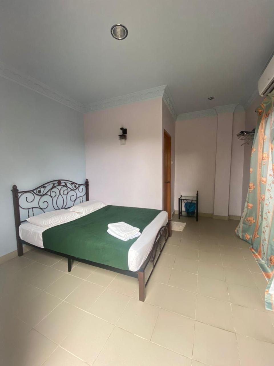 Kanza Beach Inn Marang Kültér fotó