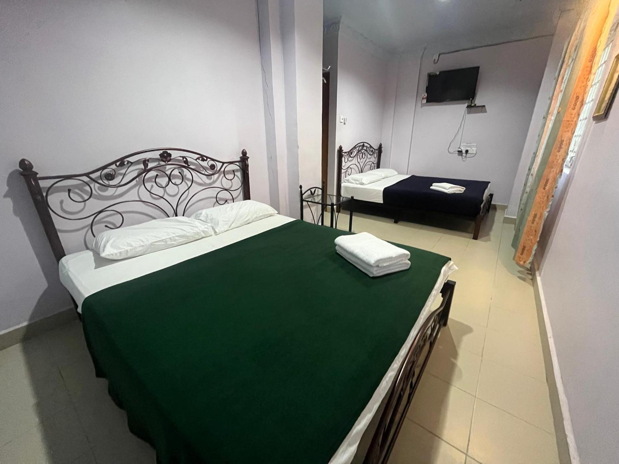 Kanza Beach Inn Marang Kültér fotó