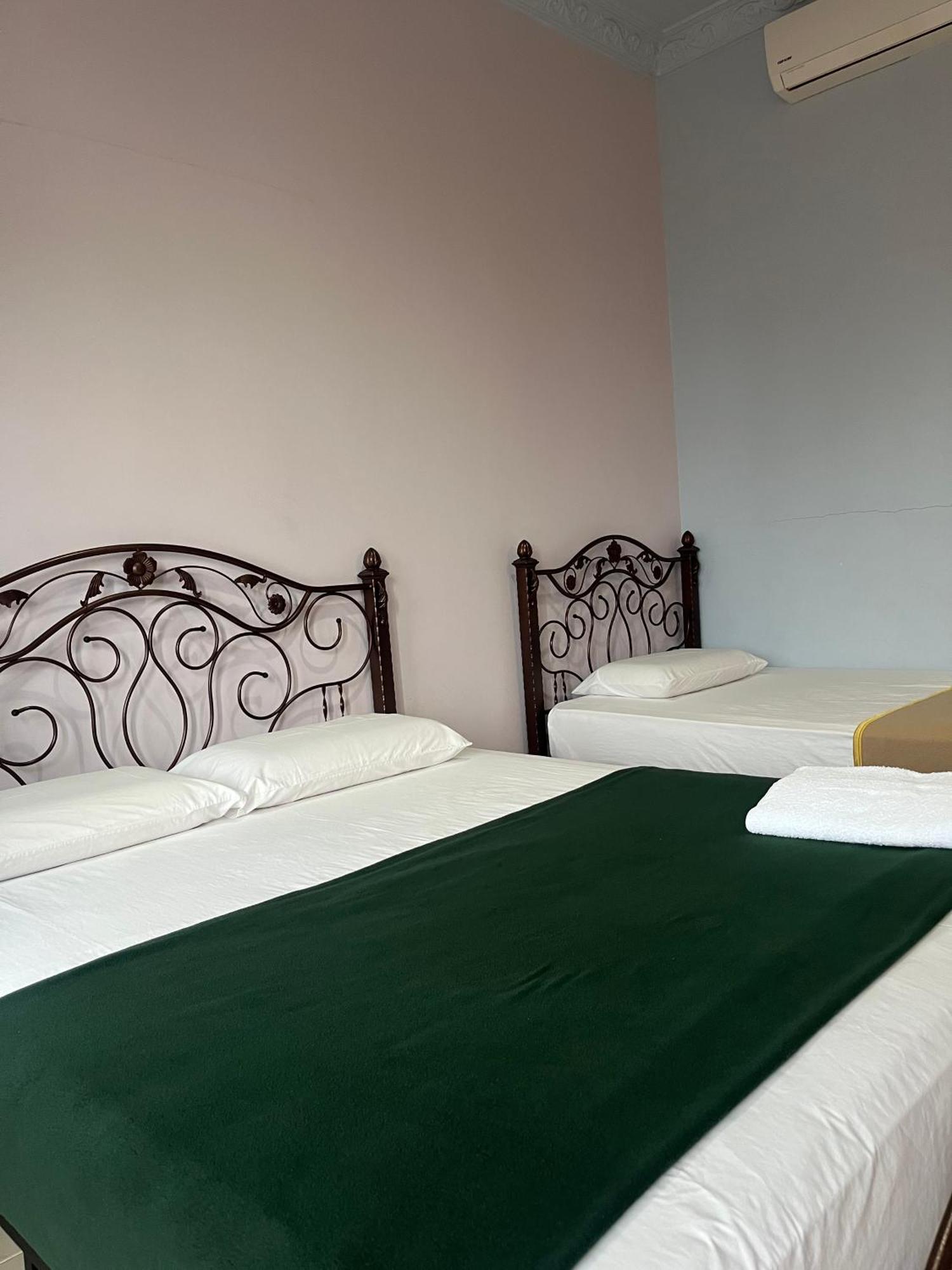 Kanza Beach Inn Marang Kültér fotó