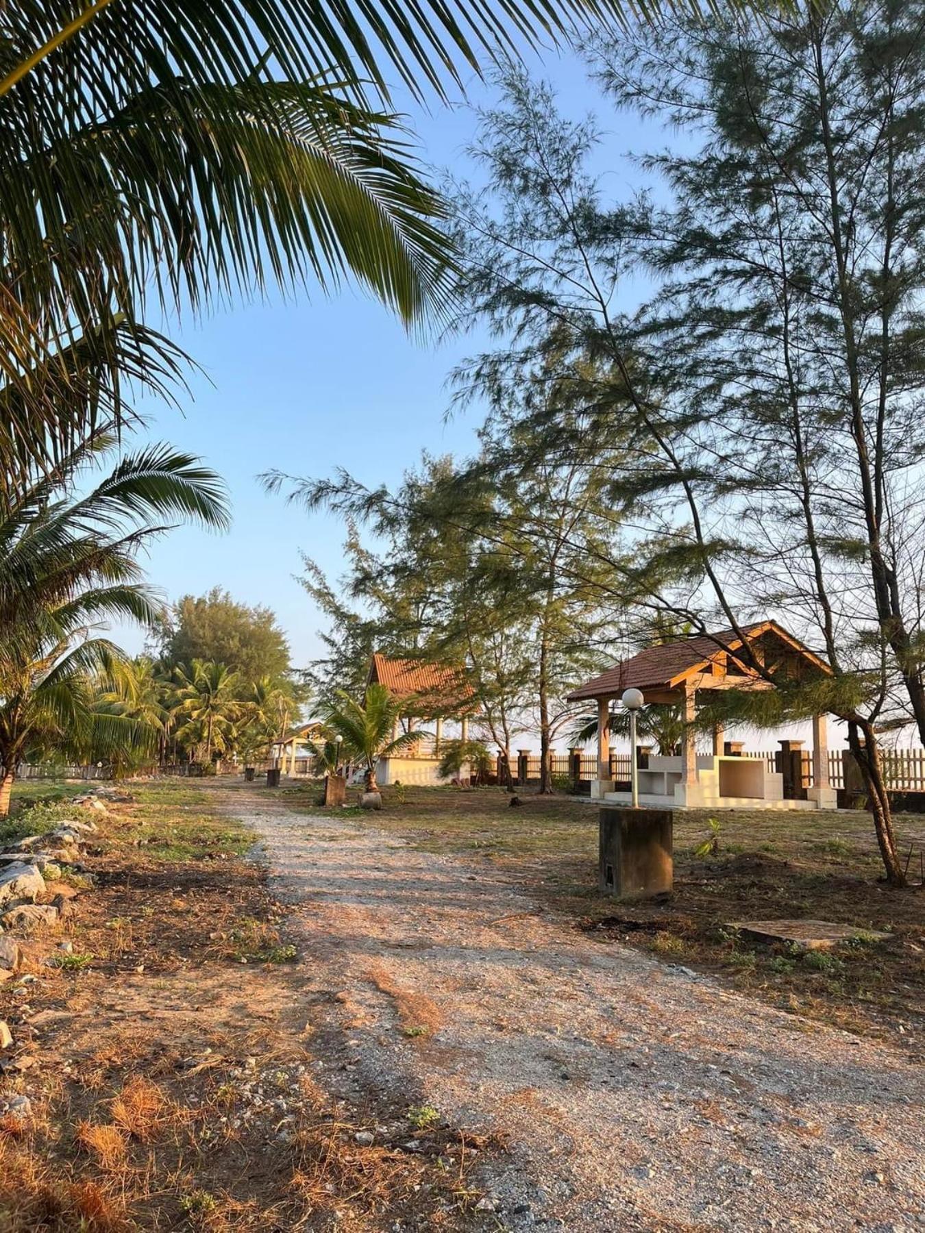 Kanza Beach Inn Marang Kültér fotó