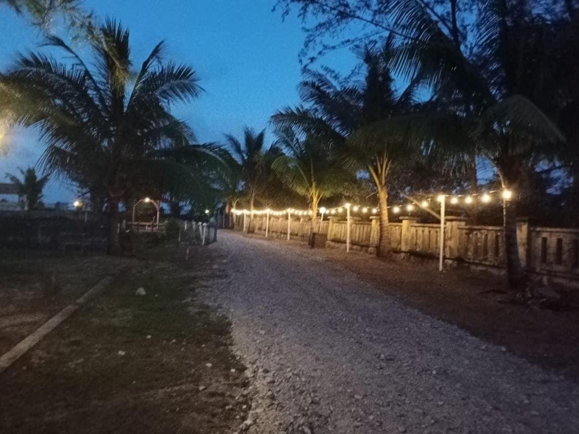 Kanza Beach Inn Marang Kültér fotó