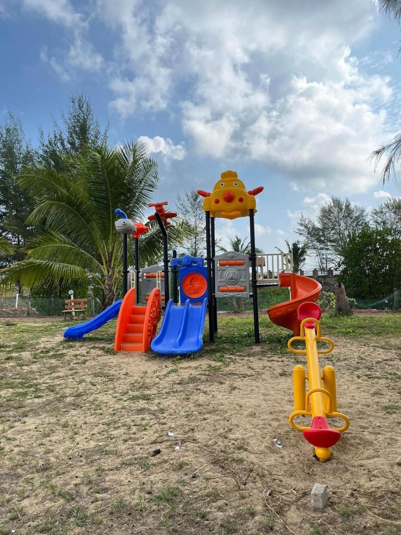 Kanza Beach Inn Marang Kültér fotó